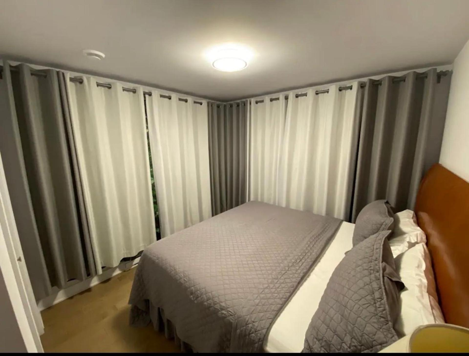 Le Bijou Airhome One Or Two Bedroom Suite Монреал Екстериор снимка